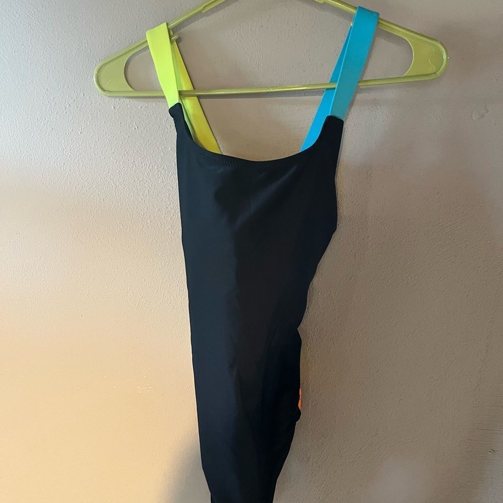 Sport  Sz L one piece 4 Color swimsuit